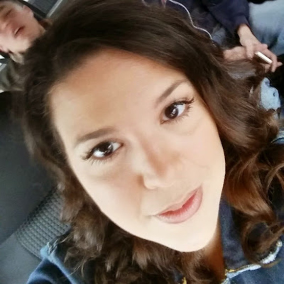 Meet your Posher, Lisa - Picture 1 of 1